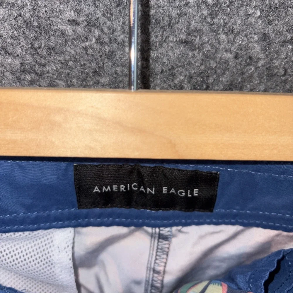 American Eagle Men Size S Blue Floral Polyester Blend Swim‎ Beach Board Shorts